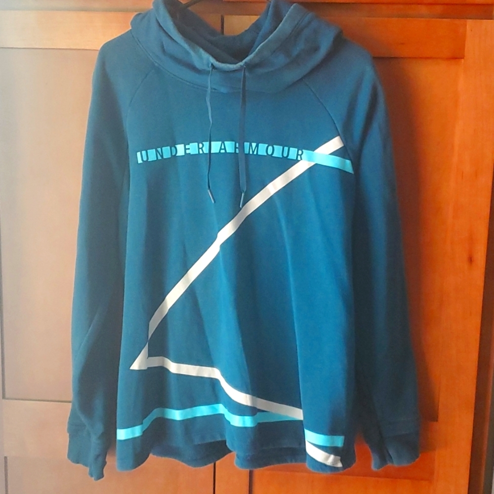 🛍Under Armour hoodie